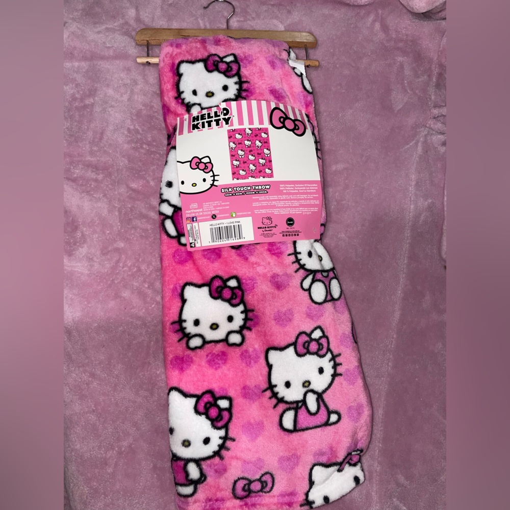 Hello Kitty Pink Plush Blanket